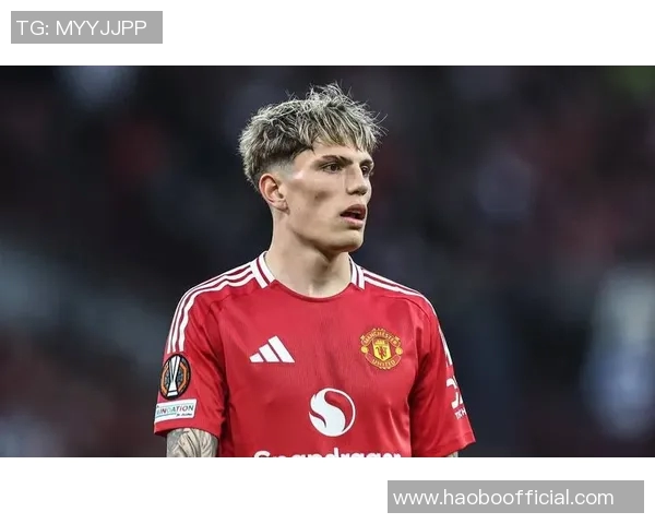 曼联新星曼的家庭背景揭秘：阿森纳球迷父母教他谦逊之道