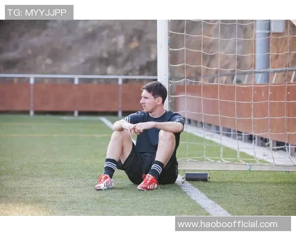 阿迪达斯全新梅西F50签名战靴将于明年四月发布橙金渐变色设计引关注