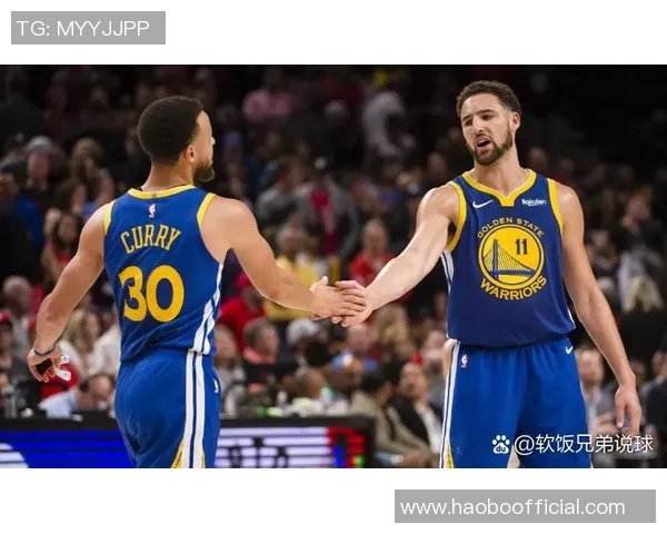 克莱汤普森生涯十次单赛季三分球超过200记仅次于库里创历史纪录 克莱汤普森生涯十次单赛季三分球超过200记仅次于库里创历史纪录